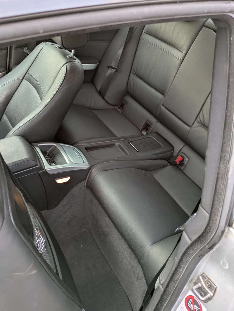 BMW 330, снимка 17 - Автомобили и джипове - 52431993