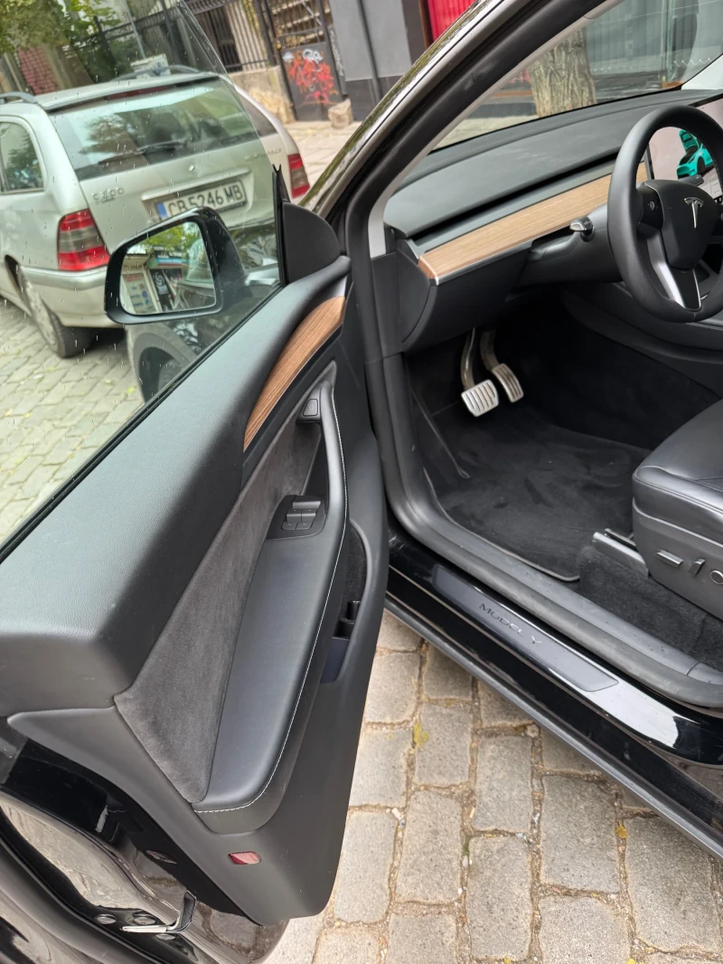 Tesla Model Y Performance , снимка 10 - Автомобили и джипове - 52745191