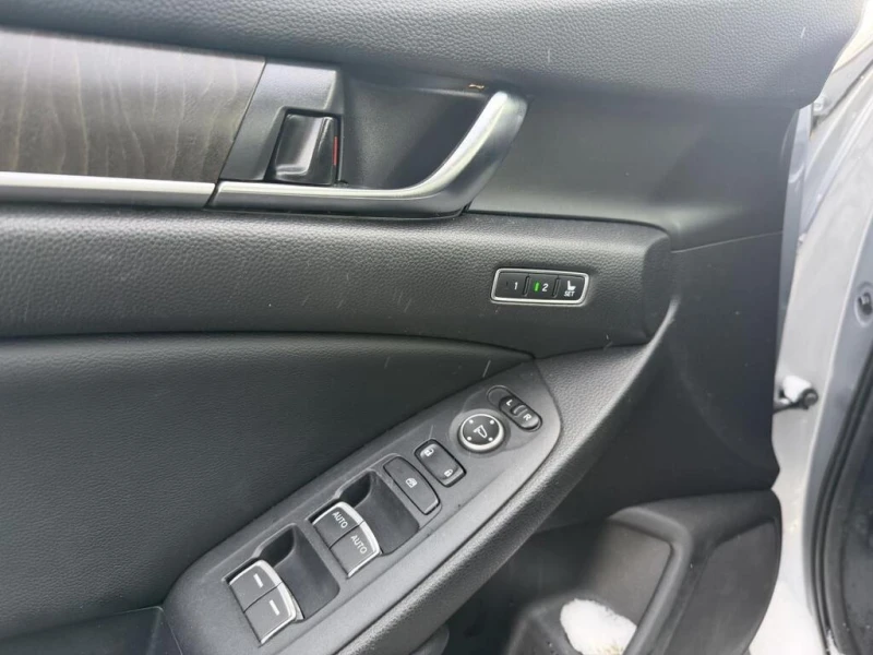 Honda Accord * Touring 1.5T | Leather | Navigation | Honda Sens, снимка 9 - Автомобили и джипове - 52976838