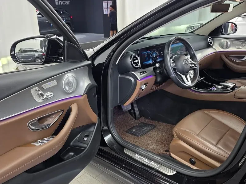 Mercedes-Benz E 300 Amg Line, снимка 10 - Автомобили и джипове - 55138236