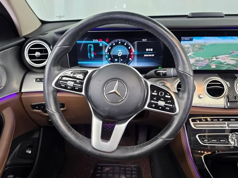 Mercedes-Benz E 300 Amg Line, снимка 13 - Автомобили и джипове - 55138236