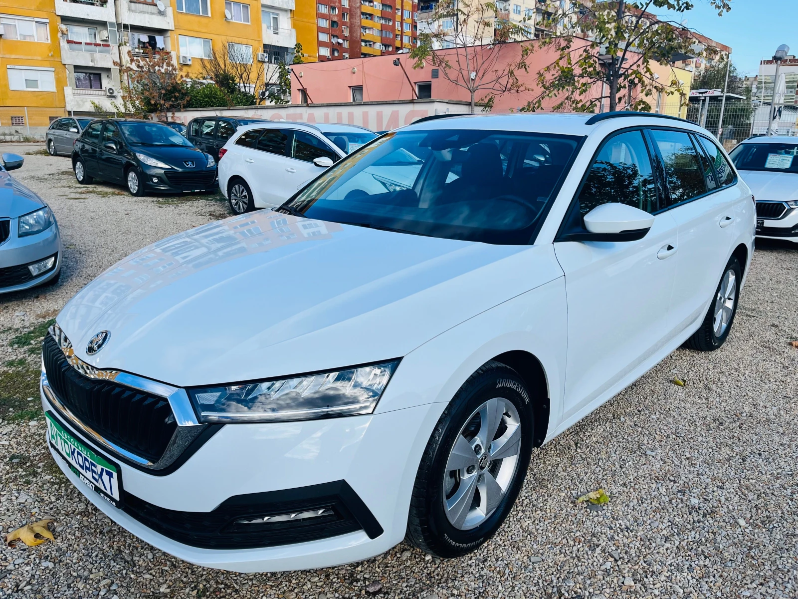 Skoda Octavia 2.0 TDI КАТО НОВА, снимка 1