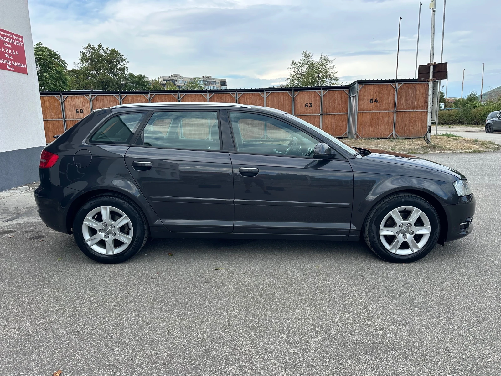 Audi A3 1.6TDI Автоматик Face Lift - изображение 8