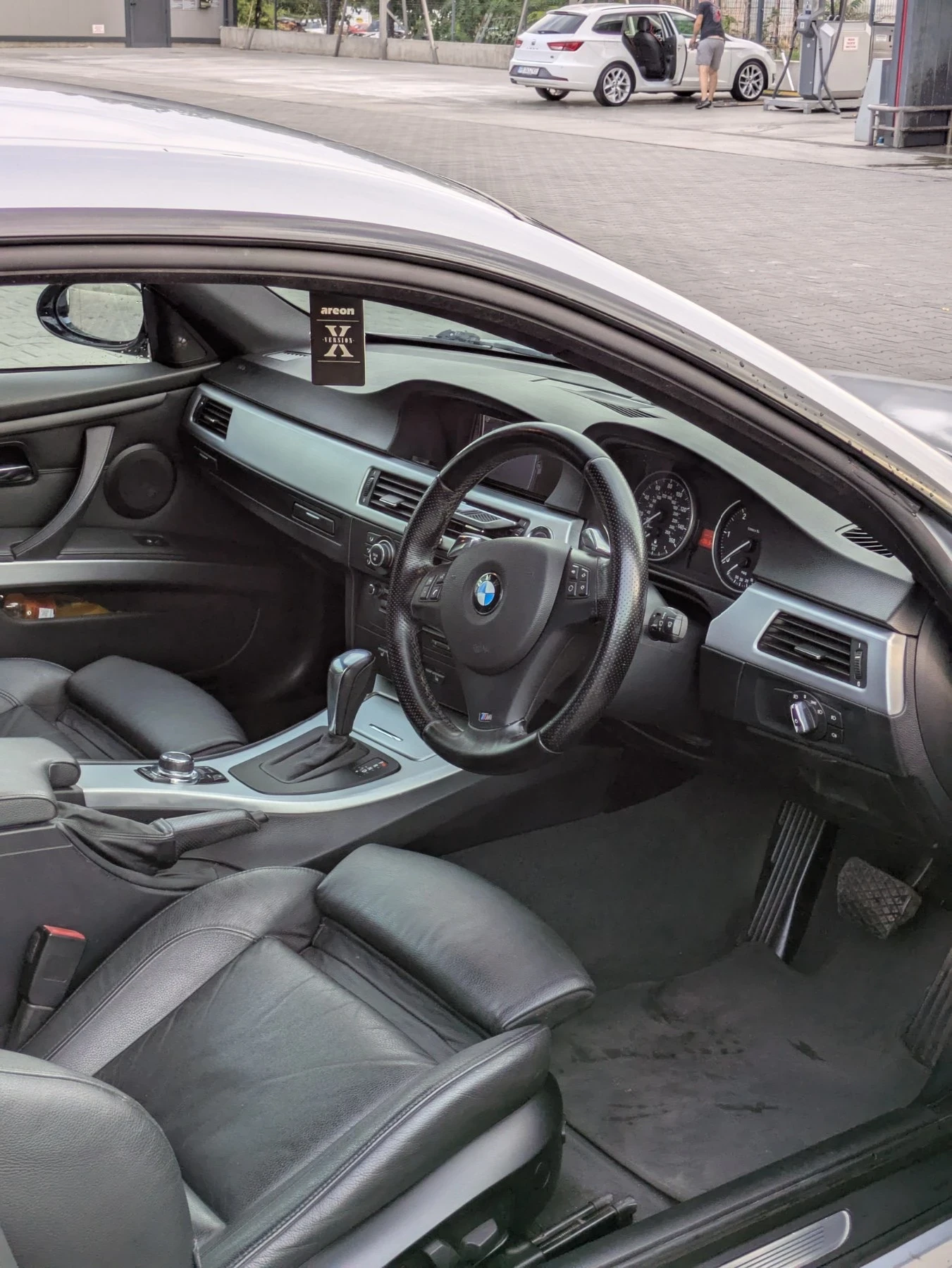 BMW 330  - изображение 10