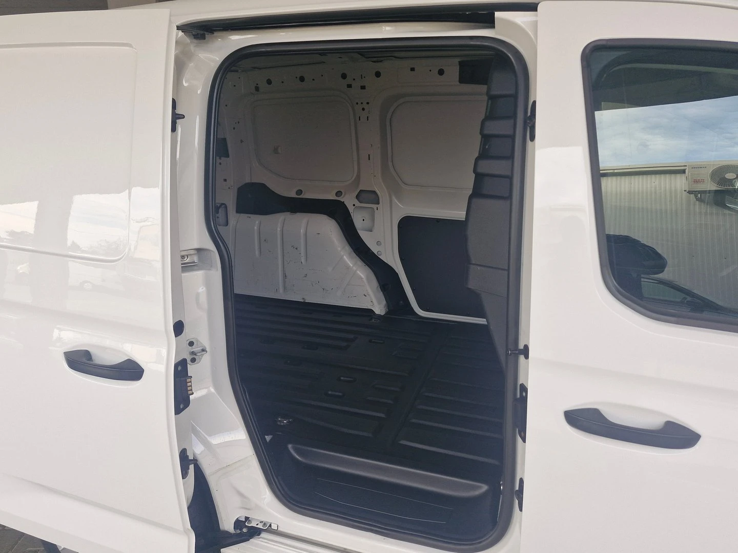 VW Caddy Cargo 3.1 m3 TDI | Mobile.bg   9