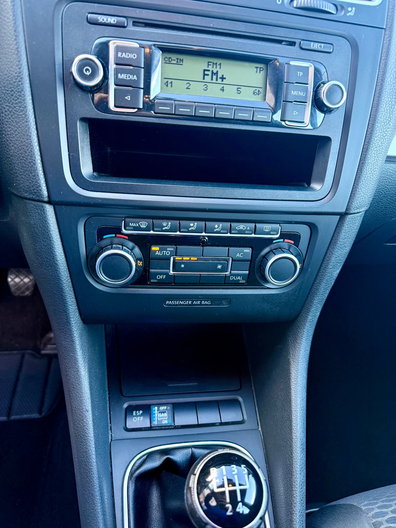 VW Golf 1.6i--BIFUEL-ЗАВОДСКА ГАЗ - изображение 9