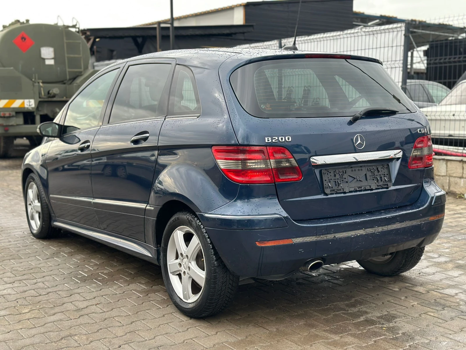 Mercedes-Benz B 200 / 2.0 D / 140 HP / AUTOMAT / NAVI / - изображение 3