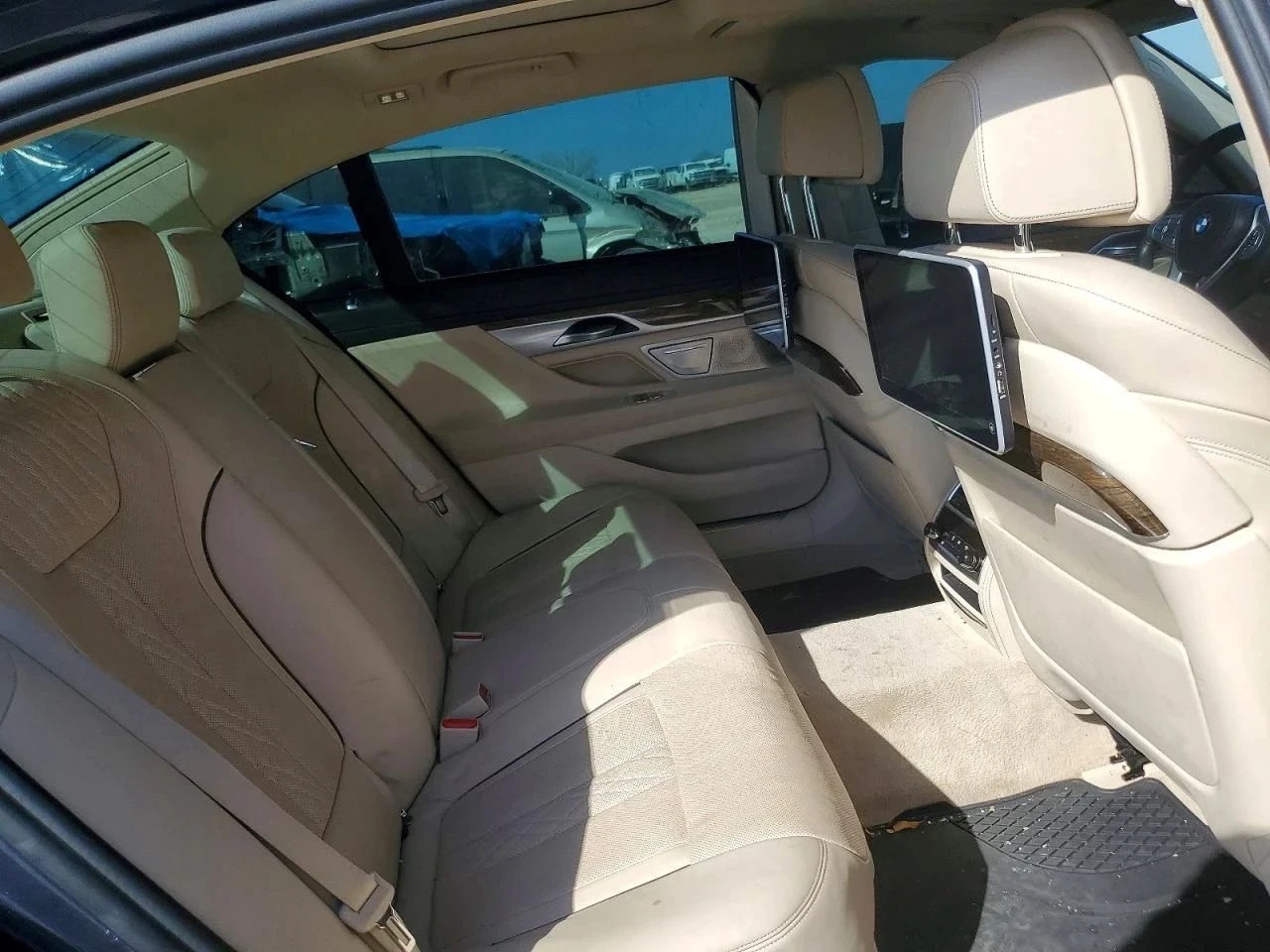 BMW 740, снимка 10 - Автомобили и джипове - 53986720