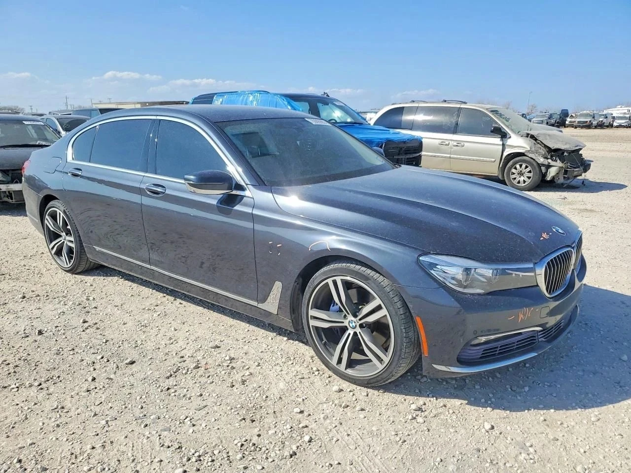 BMW 740