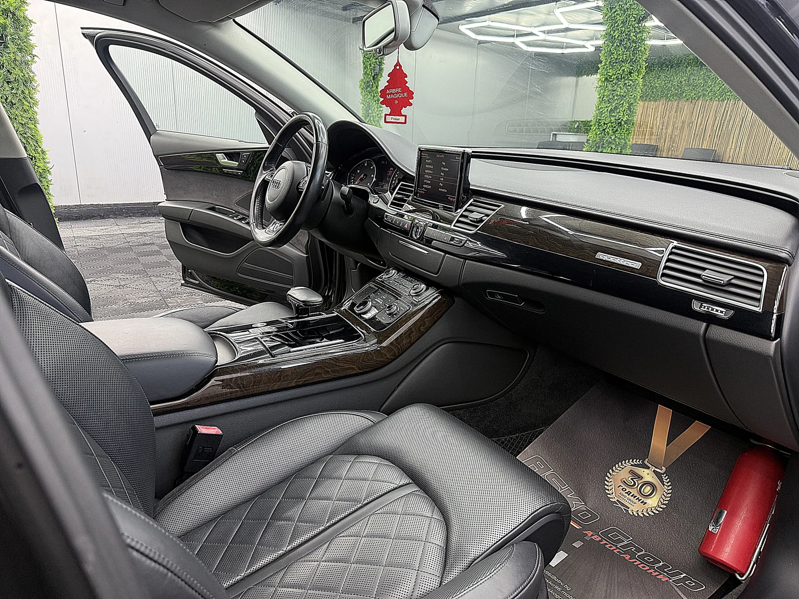 Audi A8 MATRIX/PODGREV/KAMERA/KeulessGo/СОБСТВЕН ЛИЗИНГ, снимка 11 - Автомобили и джипове - 54233609