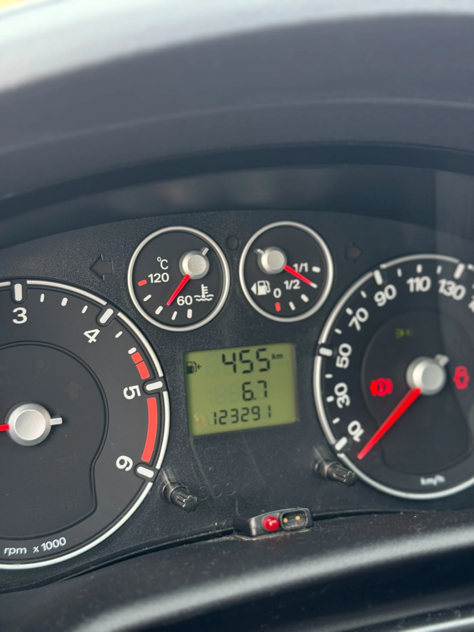 Ford Fusion 1.4 TDCi, снимка 8 - Автомобили и джипове - 54696079