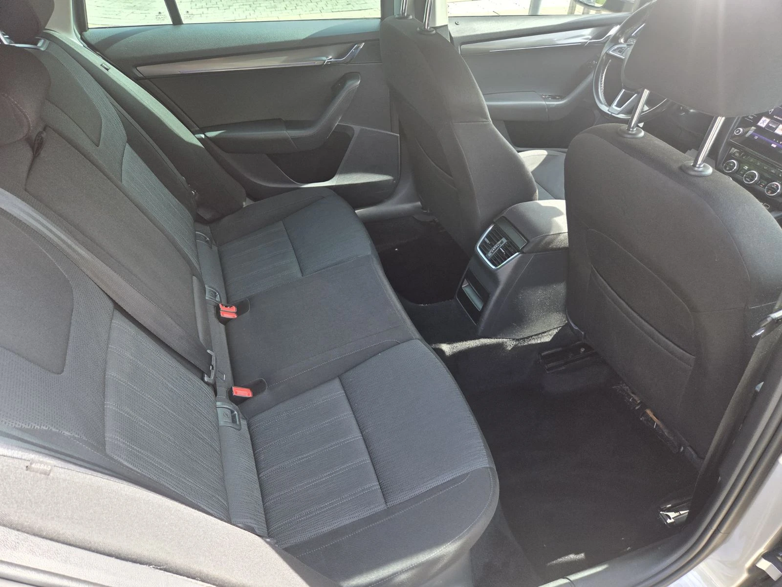 Skoda Octavia N1 2.0TDI 4x4 DSG, снимка 8 - Автомобили и джипове - 54840778