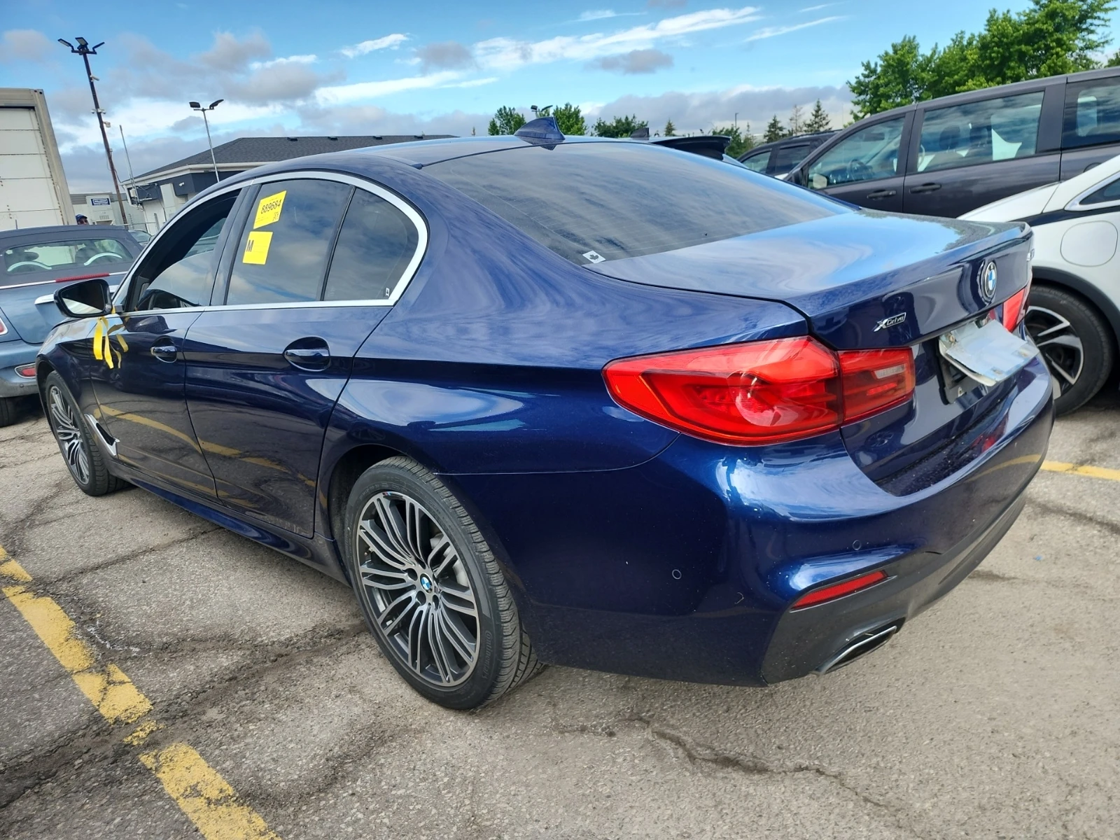 BMW 530 i xDrive/M-Pack/Digital/H&K/Pano, снимка 4 - Автомобили и джипове - 54913697