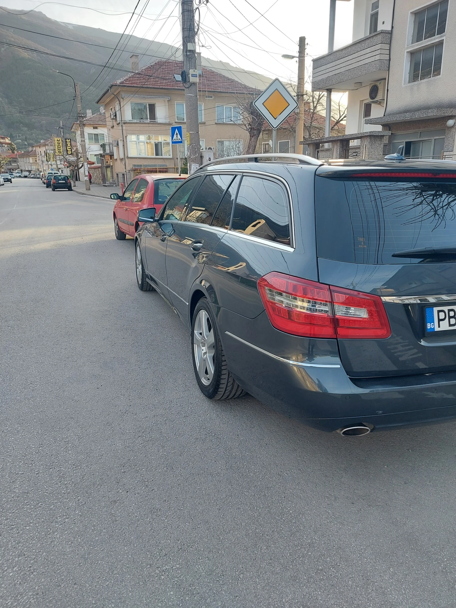 Mercedes-Benz E 350, снимка 4 - Автомобили и джипове - 54999261