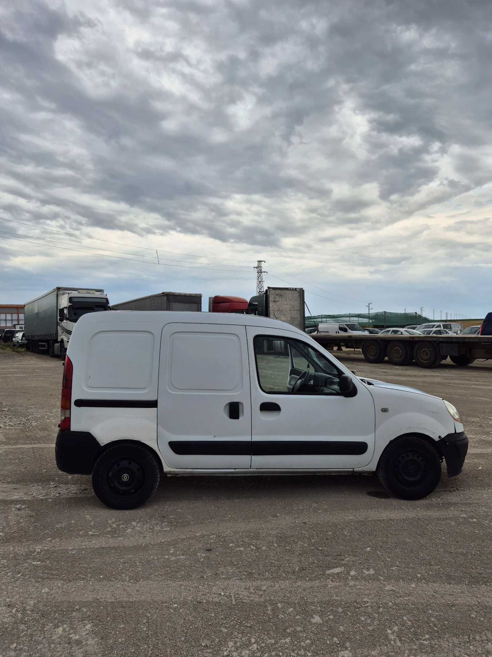 Renault Kangoo, снимка 4 - Автомобили и джипове - 55841037
