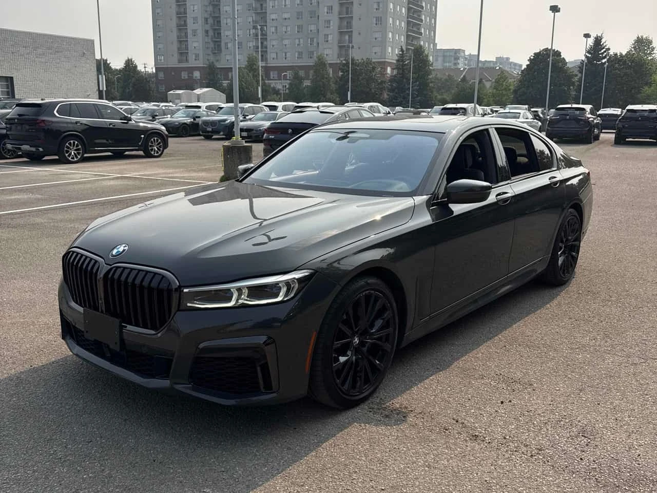 BMW 750 i xDrive | CARFAX | АВТОКРЕДИТ БЕЗ ПЪРВОНАЧАЛНА 
