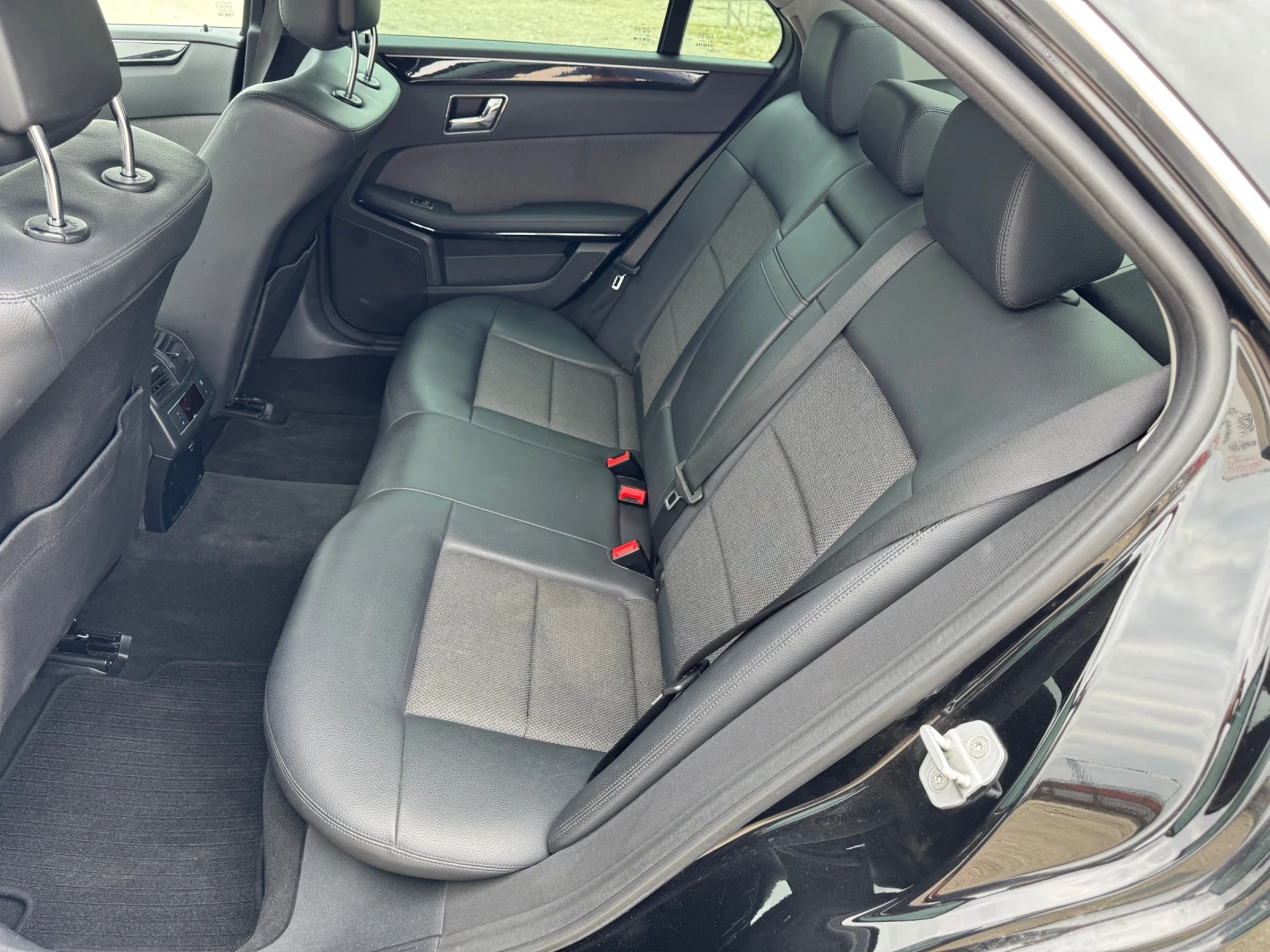 Mercedes-Benz E 350 3.0 CDI avangard, снимка 14 - Автомобили и джипове - 55492969