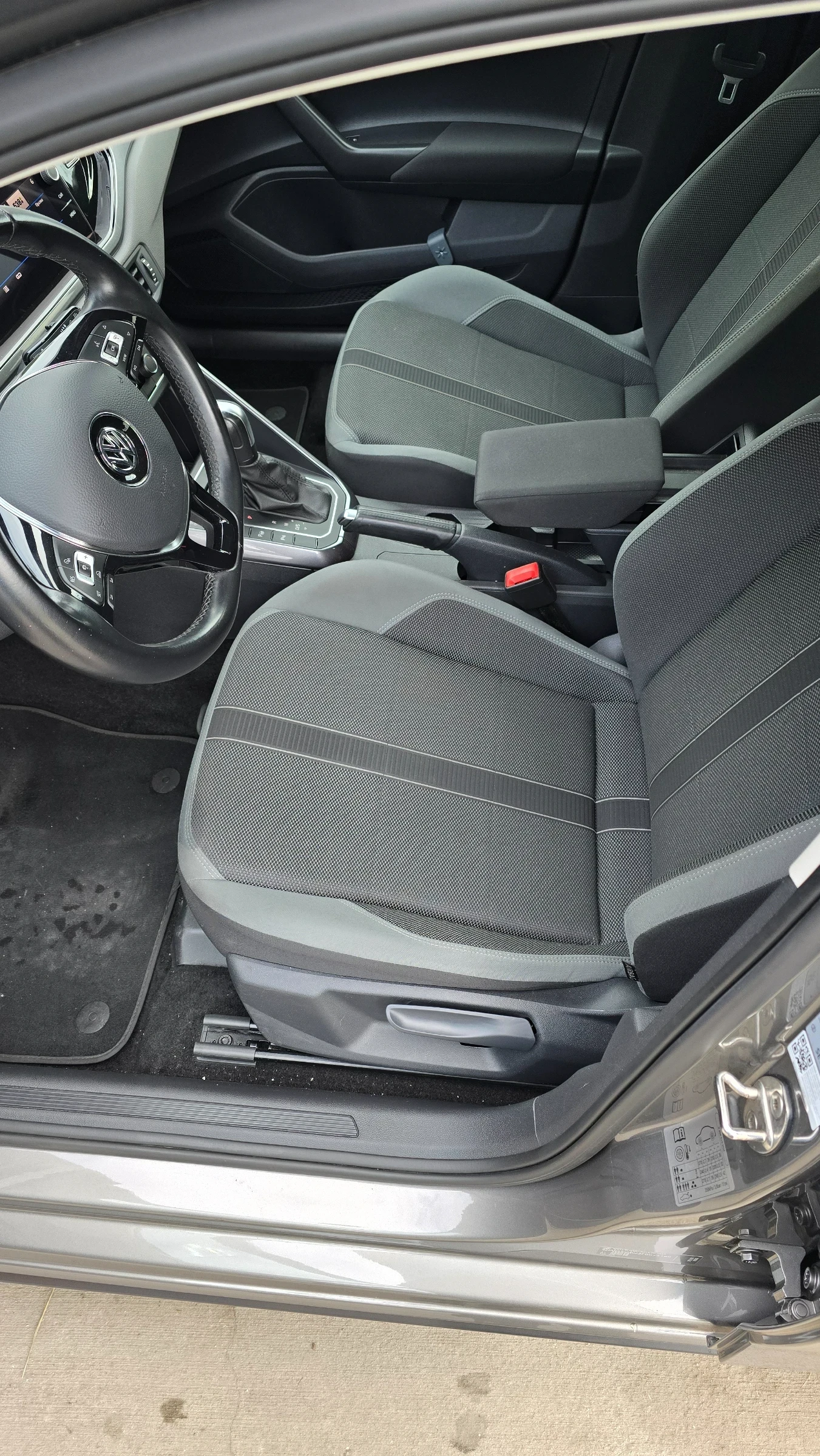 VW Polo 1.5 TSI/DSG/R-Line/Highline/DSG/Virtual/Parktr, снимка 13 - Автомобили и джипове - 55614503