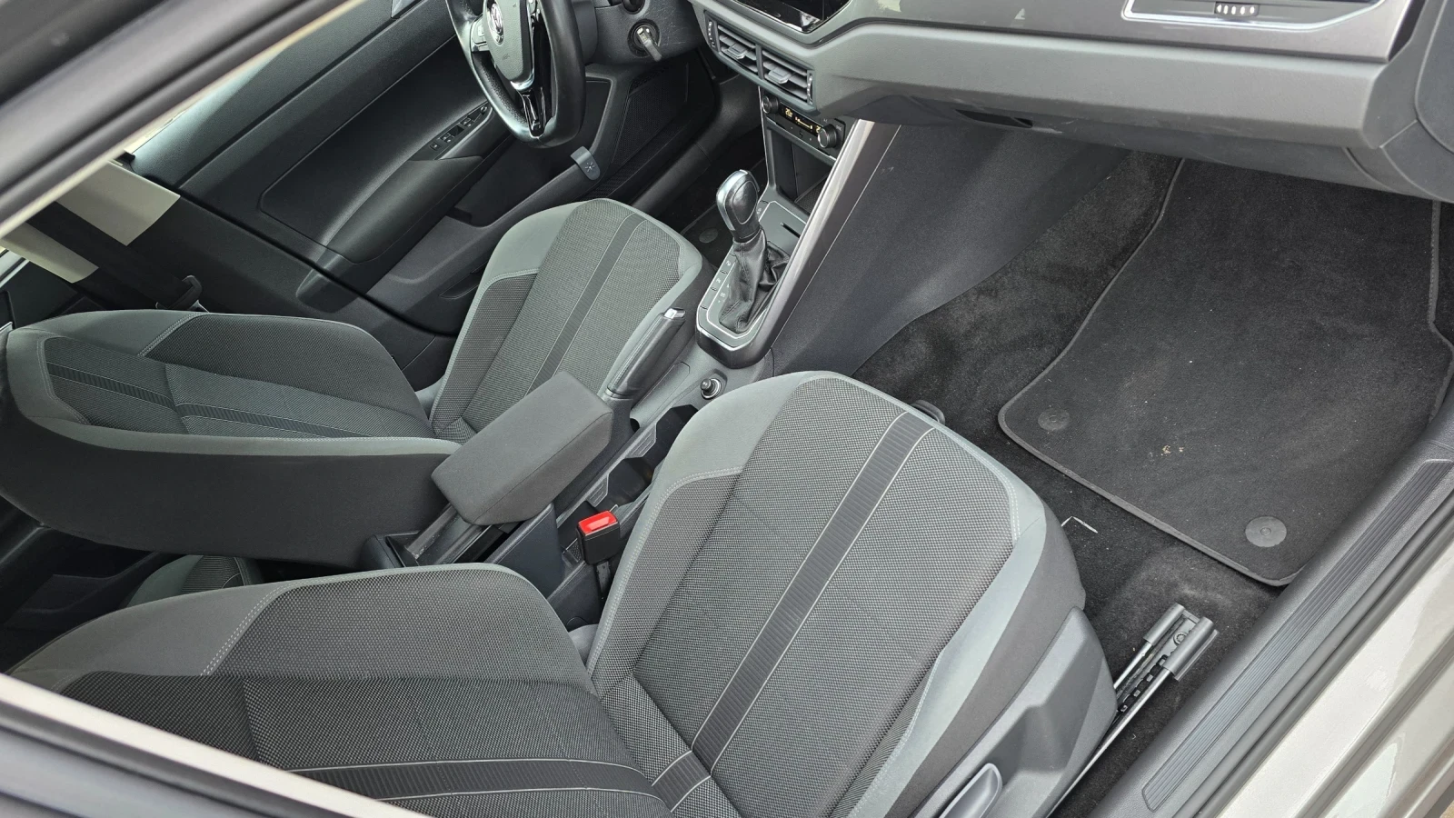 VW Polo 1.5 TSI/DSG/R-Line/Highline/DSG/Virtual/Parktr, снимка 11 - Автомобили и джипове - 55614503