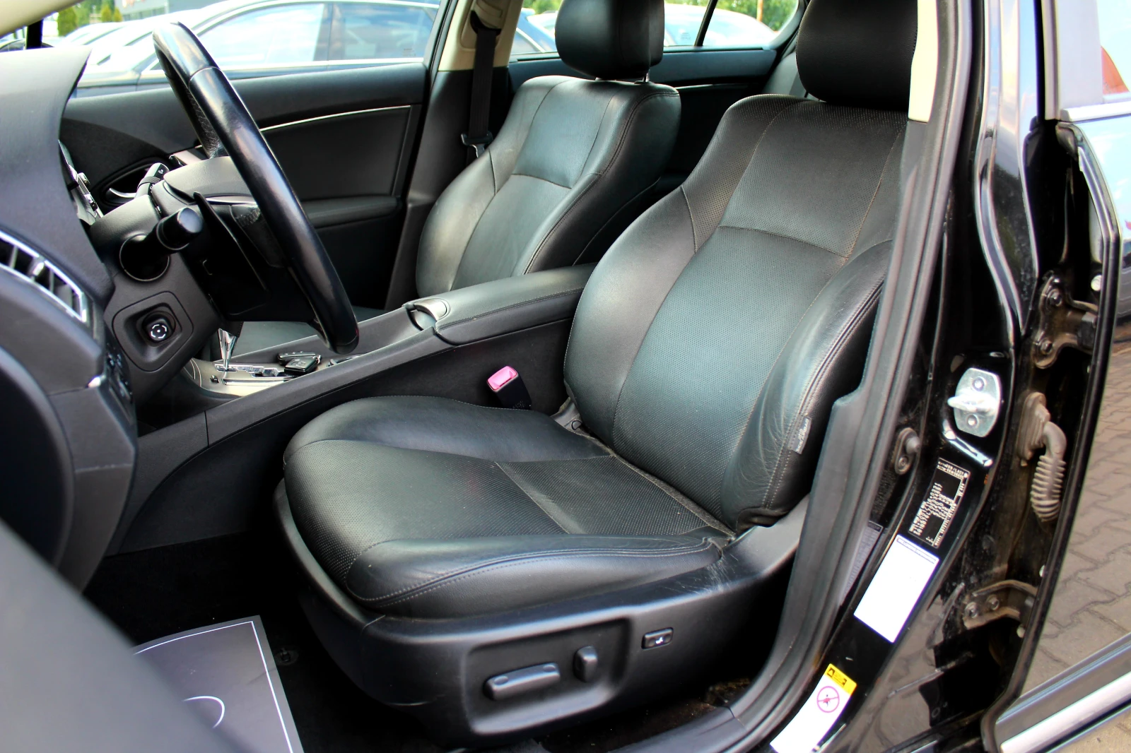 Toyota Avensis EXECUTIVE 2.2D-4D/MAX FULL/FACE/СОБСТВЕН ЛИЗИНГ, снимка 8 - Автомобили и джипове - 55827269