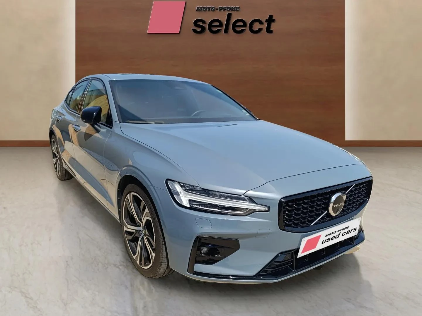 Volvo S60 2.0 B5, снимка 3 - Автомобили и джипове - 55944864