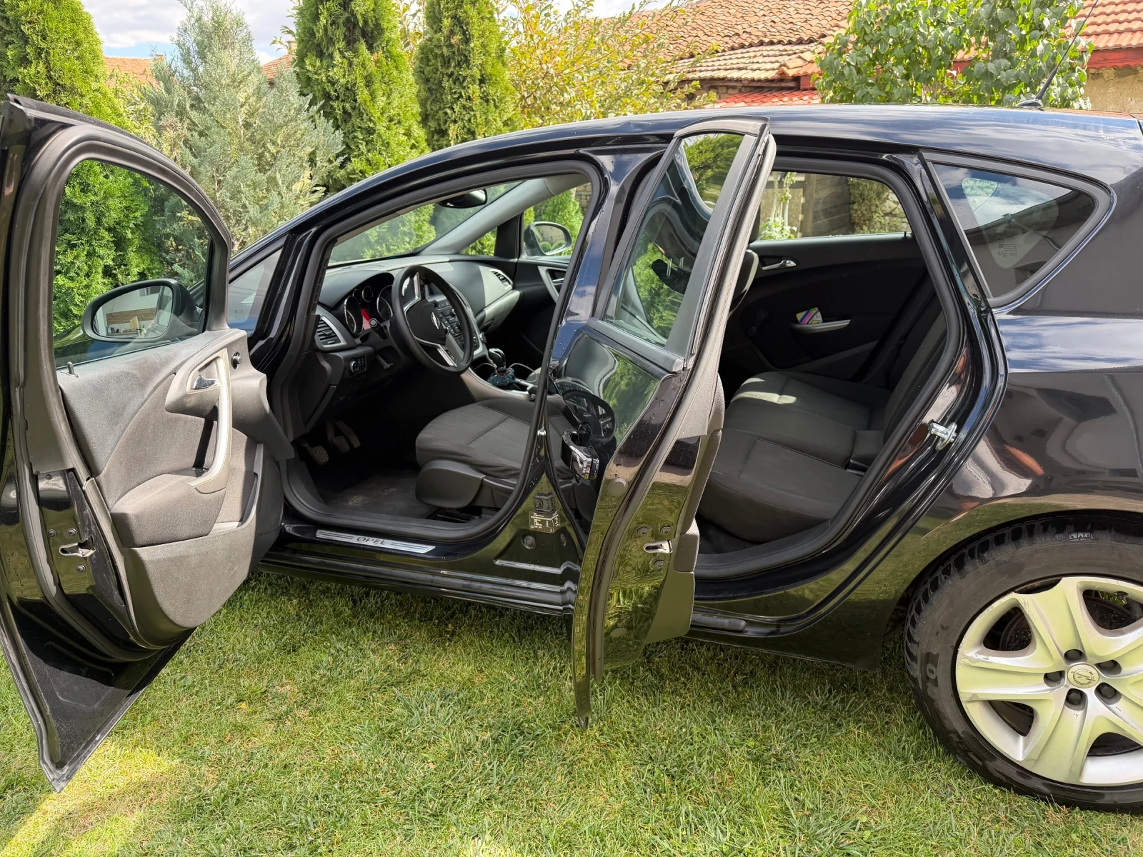 Opel Astra 1.3 CDTI, снимка 4 - Автомобили и джипове - 56248036