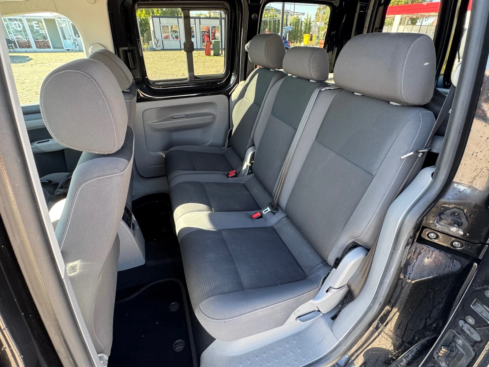 VW Caddy 1.9 105 4x4 пътническо, снимка 11 - Автомобили и джипове - 56658972