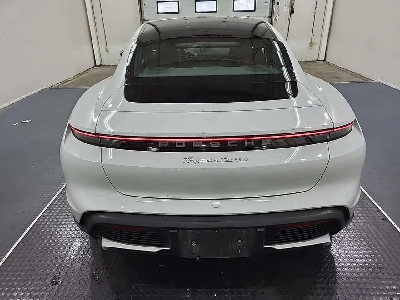 Porsche Taycan, снимка 17 - Автомобили и джипове - 56689596
