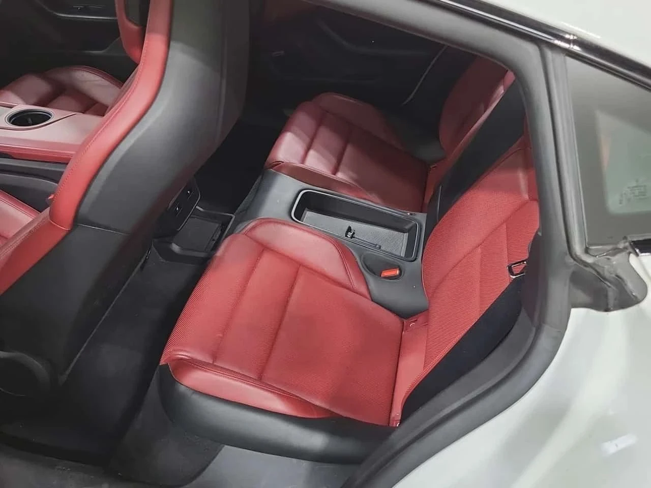 Porsche Taycan, снимка 12 - Автомобили и джипове - 56689596