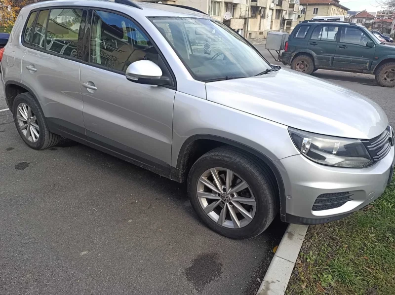 VW Tiguan, снимка 2 - Автомобили и джипове - 52570325