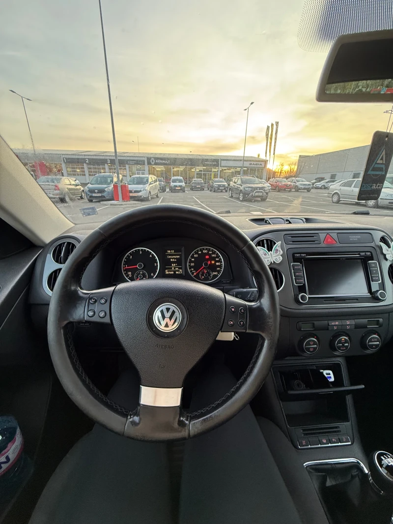VW Tiguan 2.0 TDI //  4X4  // 140hp, снимка 7 - Автомобили и джипове - 52901077