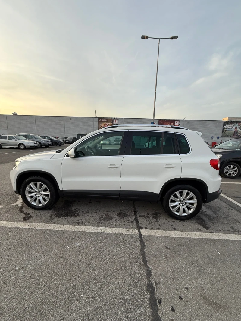 VW Tiguan 2.0 TDI //  4X4  // 140hp, снимка 4 - Автомобили и джипове - 52901077