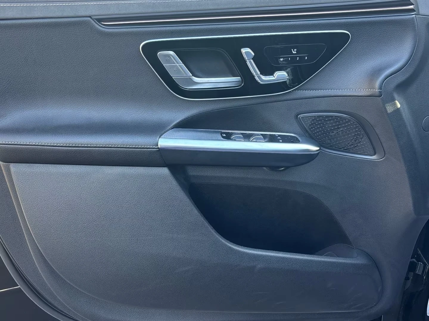 Mercedes-Benz EQE SUV/292HP/ELECTRIC-ART/4M/MEMO/CAM/H.PUMP/133q, снимка 9 - Автомобили и джипове - 54121496