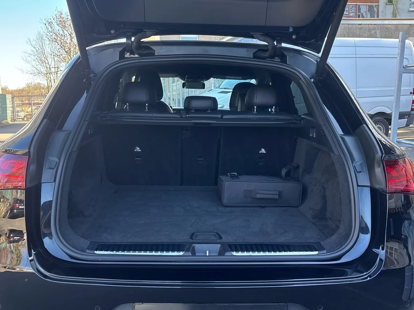 Mercedes-Benz EQE SUV/292HP/ELECTRIC-ART/4M/MEMO/CAM/H.PUMP/133q, снимка 12 - Автомобили и джипове - 54121496