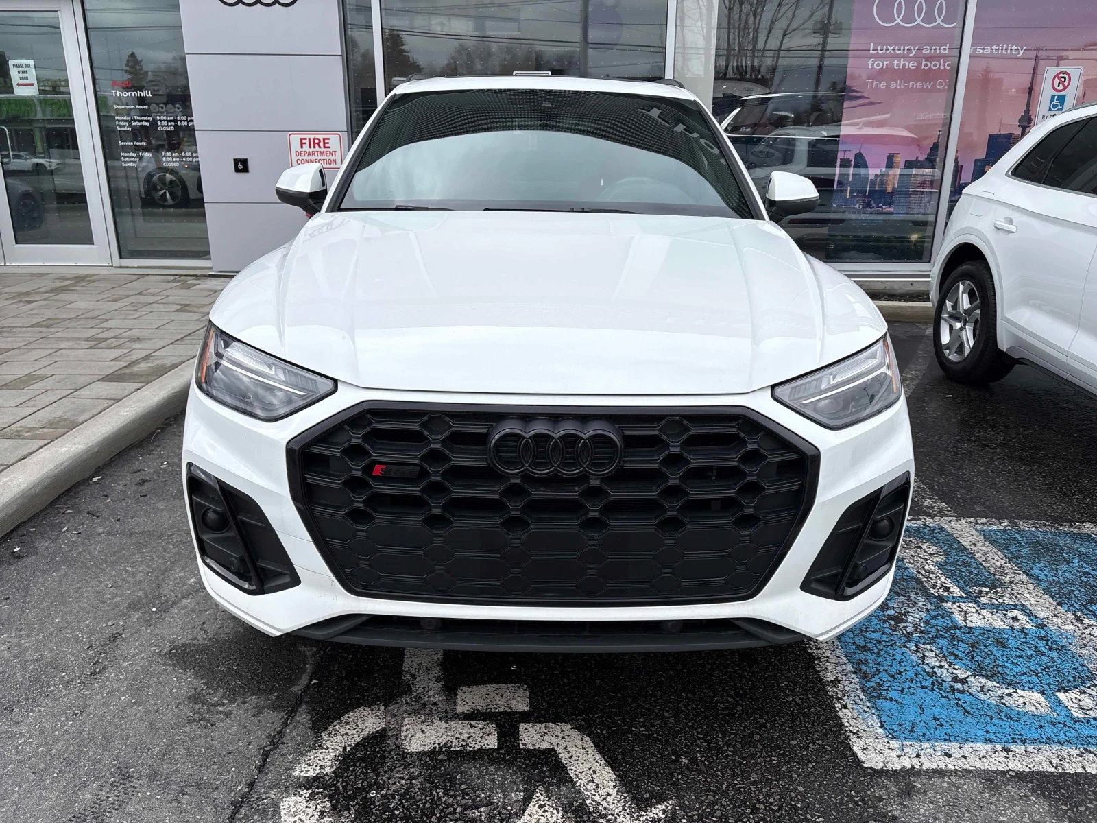 Audi SQ5 PROGRESSIV * * CARFAX * * АВТО КРЕДИТ * * , снимка 2 - Автомобили и джипове - 54222183