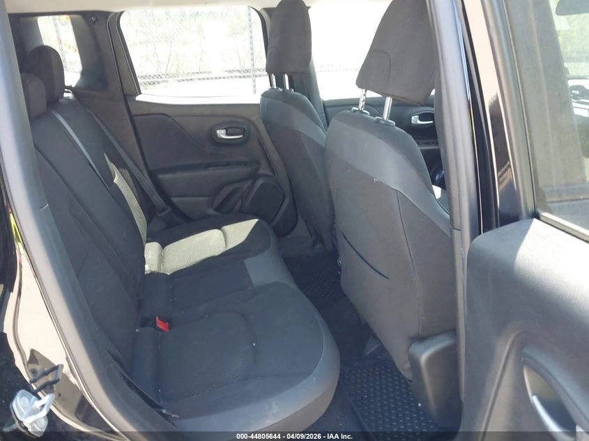 Jeep Renegade 2.4l Altitude 4X4, снимка 8 - Автомобили и джипове - 54360847