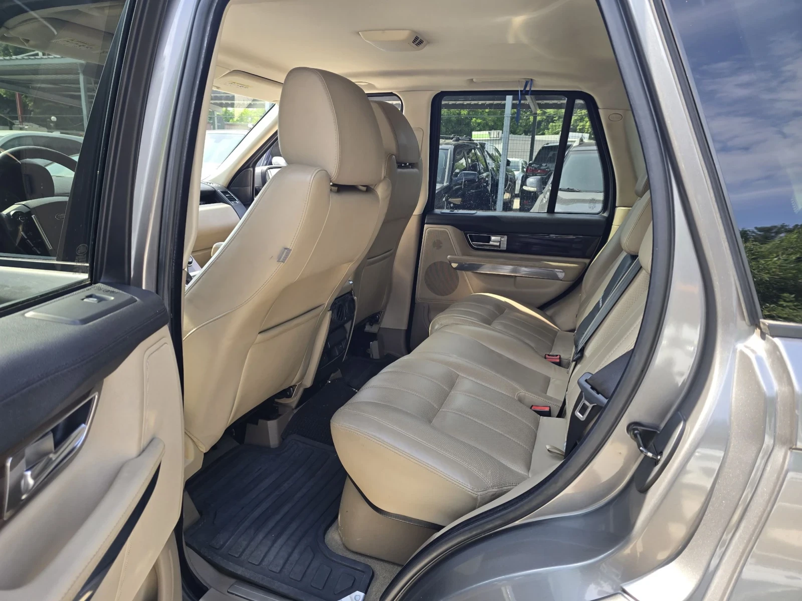 Land Rover Range Rover Sport 3.0D 245к.с Въздух FULL, снимка 11 - Автомобили и джипове - 54740563