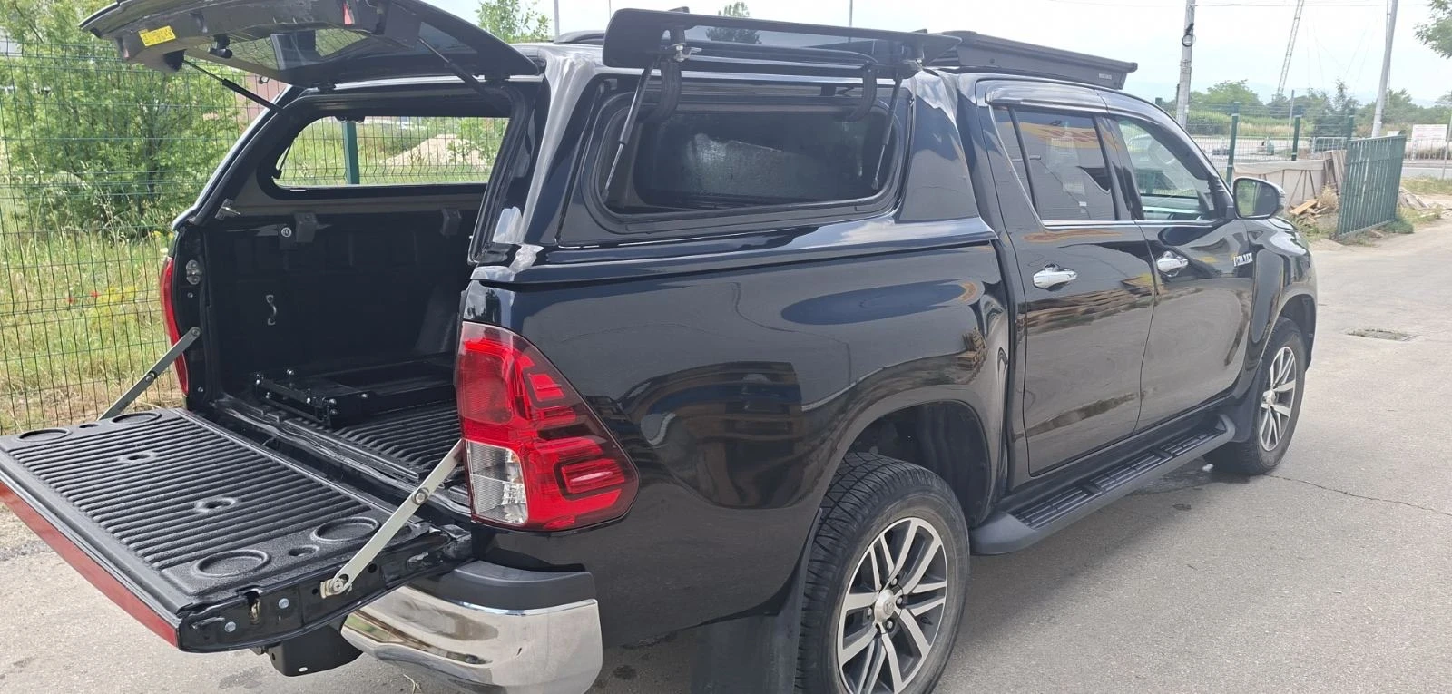 Toyota Hilux Double cab, снимка 9 - Автомобили и джипове - 54822957
