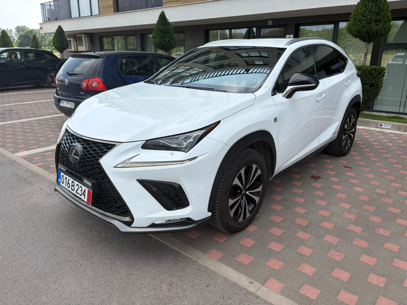 Lexus NX 300h F SPORT, снимка 3 - Автомобили и джипове - 55153677