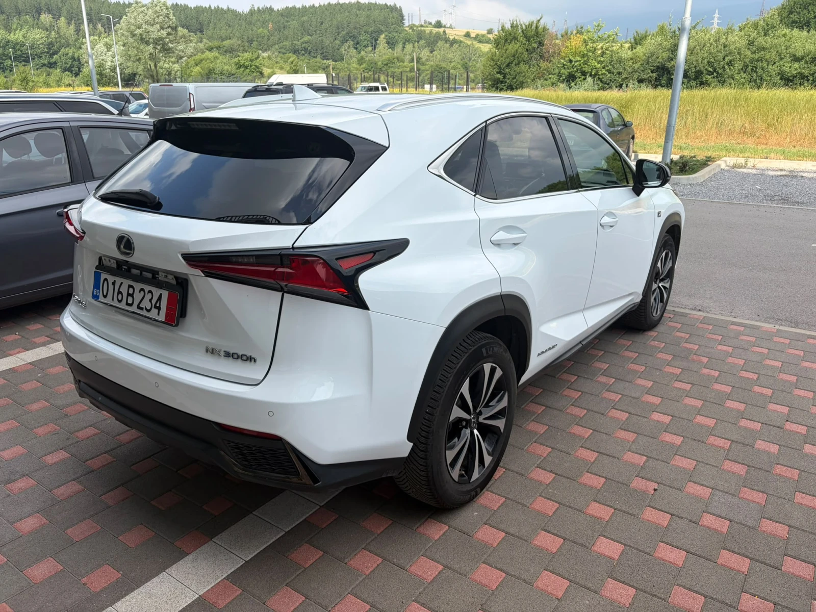 Lexus NX 300h F SPORT, снимка 6 - Автомобили и джипове - 55153677