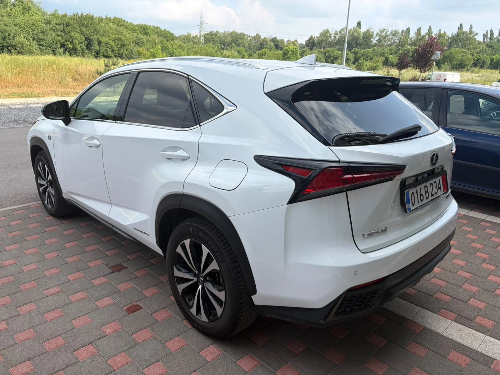 Lexus NX 300h F SPORT, снимка 5 - Автомобили и джипове - 55153677