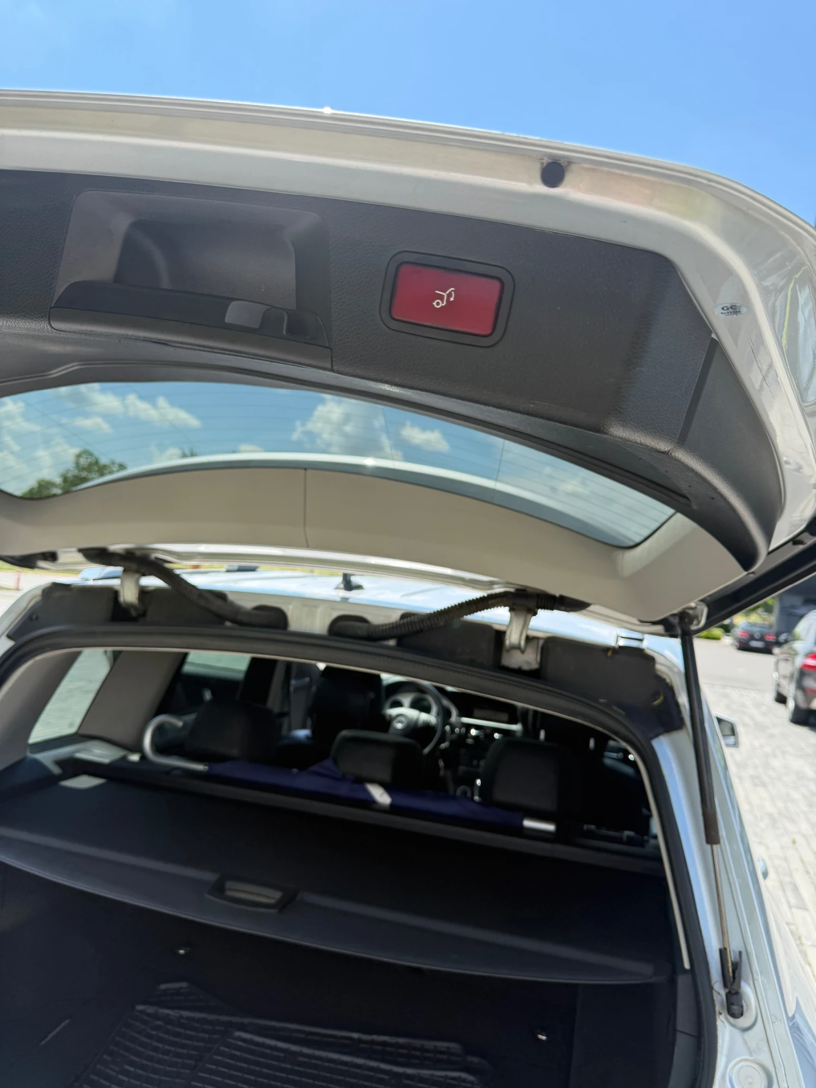 Mercedes-Benz GLK 320, снимка 12 - Автомобили и джипове - 56732354