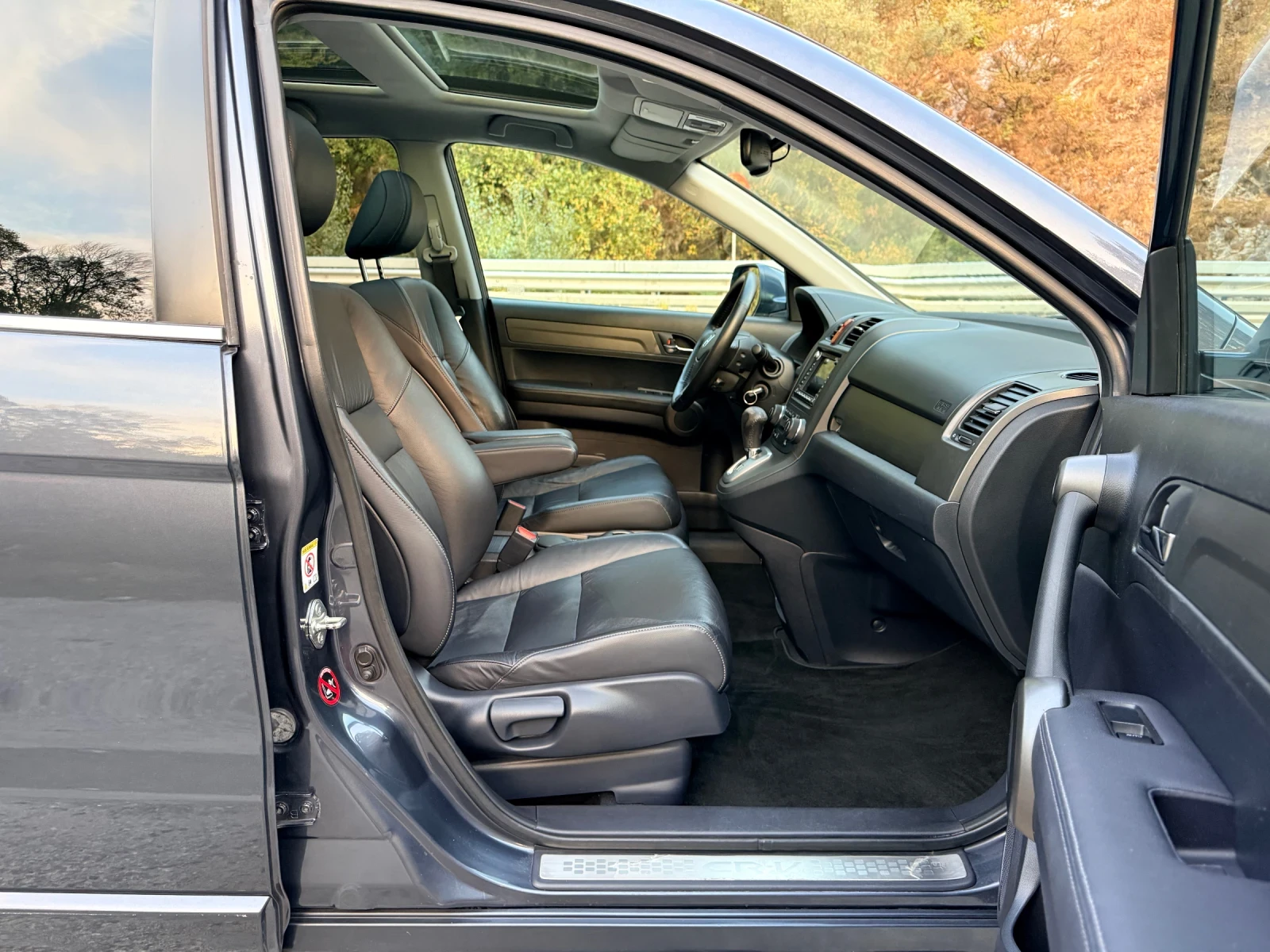 Honda Cr-v 140х.км.* АВТОМАТ* ДИСТРОНИК* КОЖА* НАВИ* ПАНО* , снимка 9 - Автомобили и джипове - 56239804