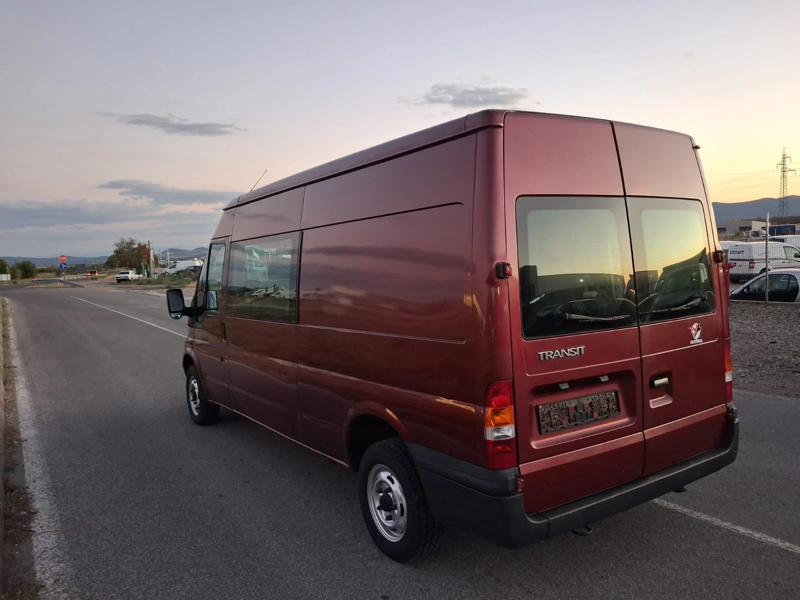 Ford Transit 2.0 клима 6 места перфектен макси - изображение 3