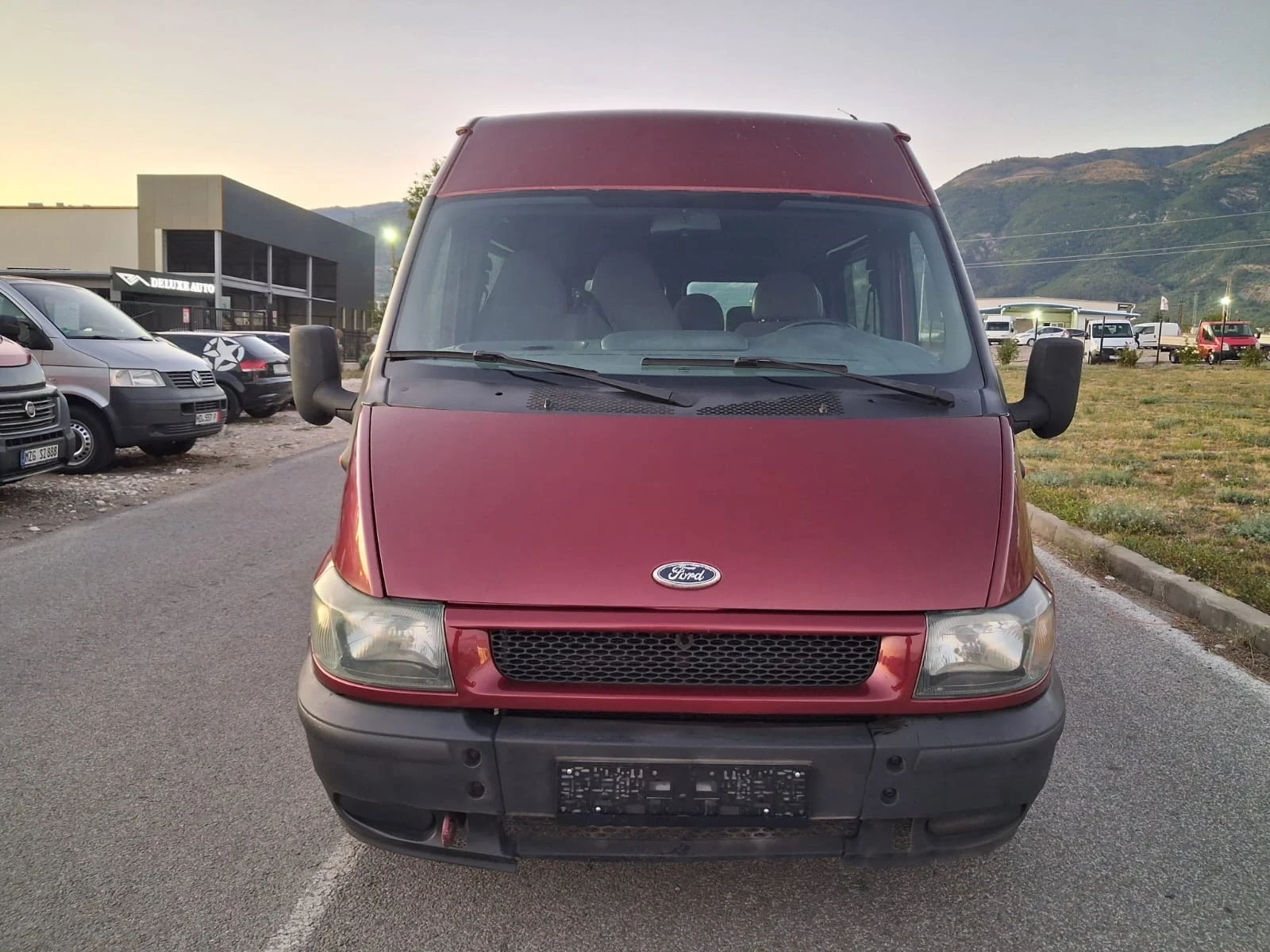 Ford Transit 2.0 клима 6 места перфектен макси - изображение 2