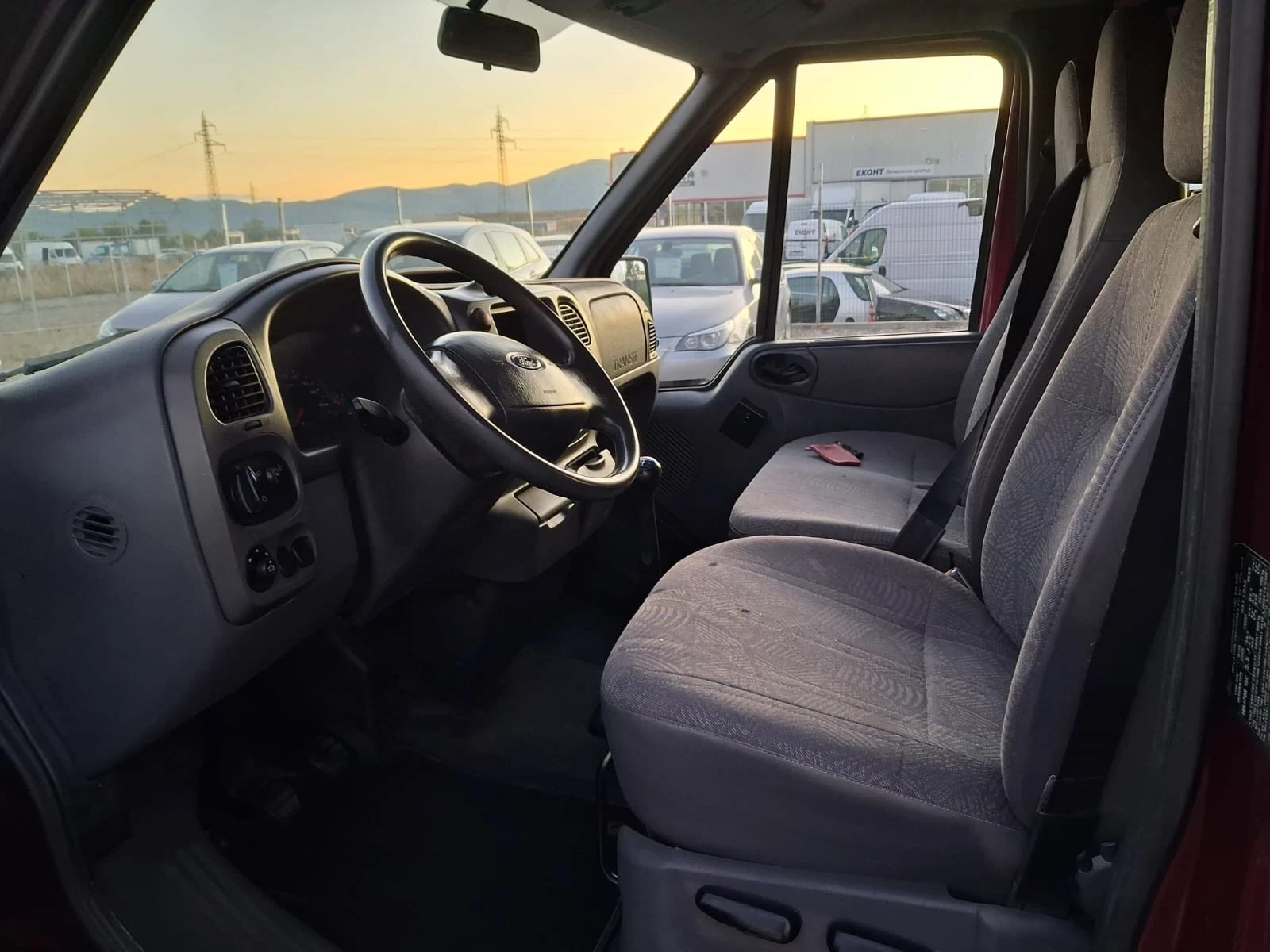 Ford Transit 2.0 клима 6 места перфектен макси - изображение 9
