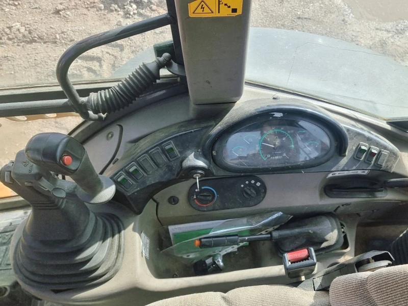 Багер Case 580 SR, снимка 9 - Индустриална техника - 53600426