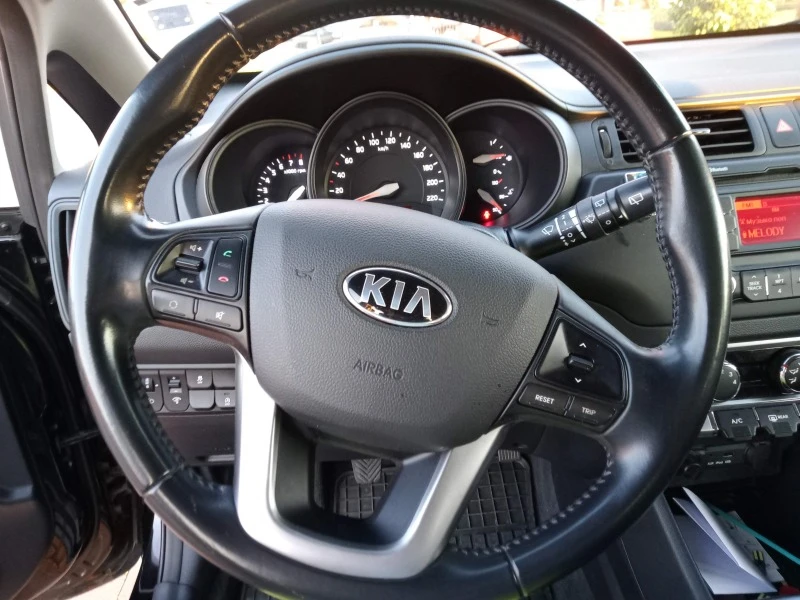 Kia Rio, снимка 10 - Автомобили и джипове - 47500372