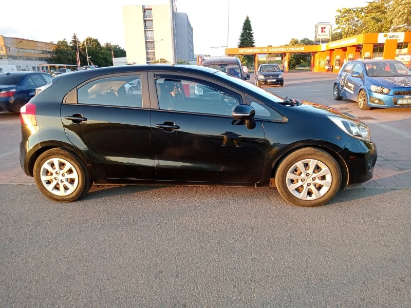 Kia Rio, снимка 2 - Автомобили и джипове - 47500372