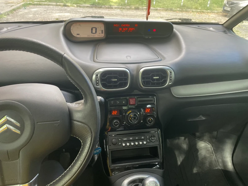 Citroen C3 Picasso, снимка 2 - Автомобили и джипове - 47408232